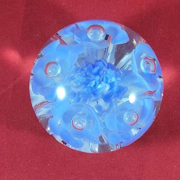 GORGEOUS VINTAGE GIBSON 1990 SIGNED ART GLASS PAPERWEIGHT. - Picture 5 of 11